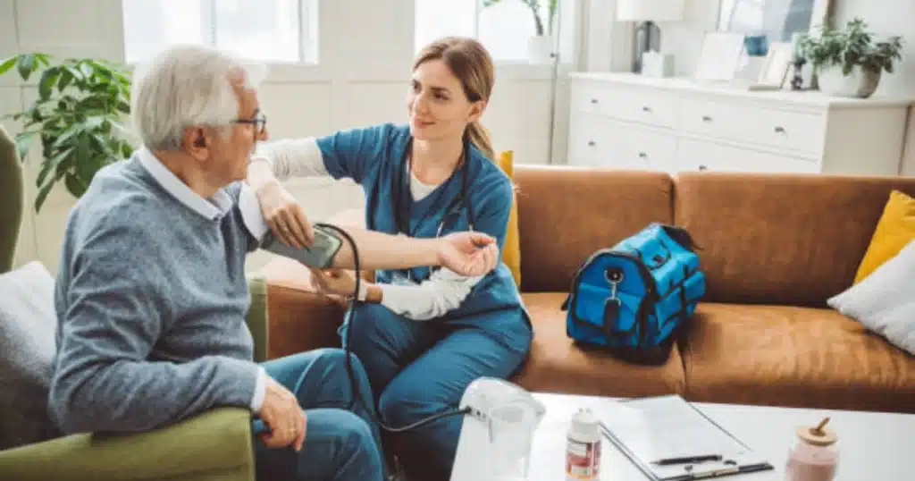 طريقة استقدام ممرضة منزلية